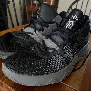 Nike Kyrie Flytrap Black Grey Mid-Top Mesh Basketball Size 12 sneaker shoe
